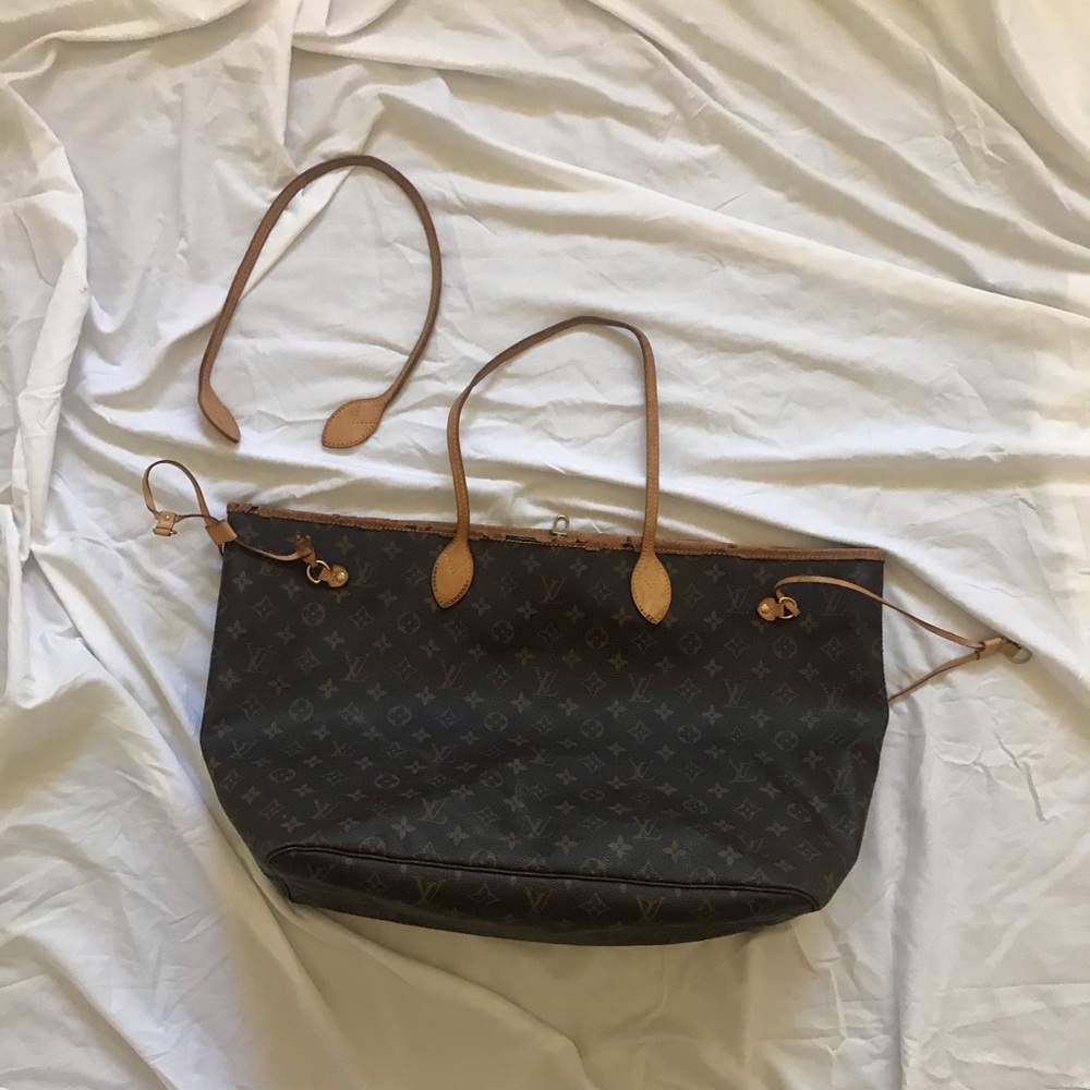 100% Authentic Louis Vuitton GM Neverfull.